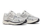 (W) Nike Zoom Vomero 5 Photon Dust FD0884-025 CVST